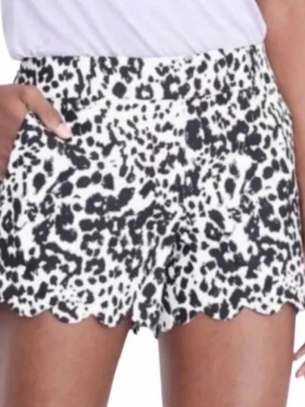 J CREW Scalloped Linen Cotton Animal Print Shorts Preppy Feminine Vacation Sz 8